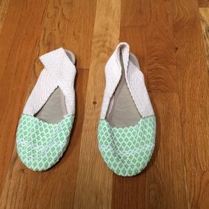 Woven Lime Green & Bone flat Sandels w/Sling back Size 9-10?